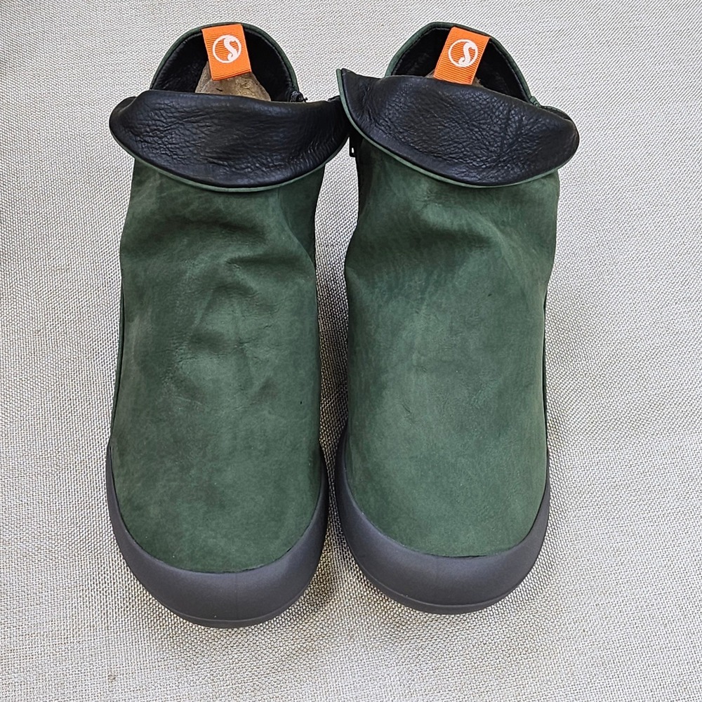 New Softinos by Fly Farah Ankle Boots Dark Green Suede Zip Side Size 36 US 5.5